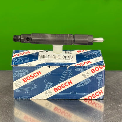 Bosch 0432191730 injector side view with leak-off port for Volvo Penta TWD1030 TWD1031