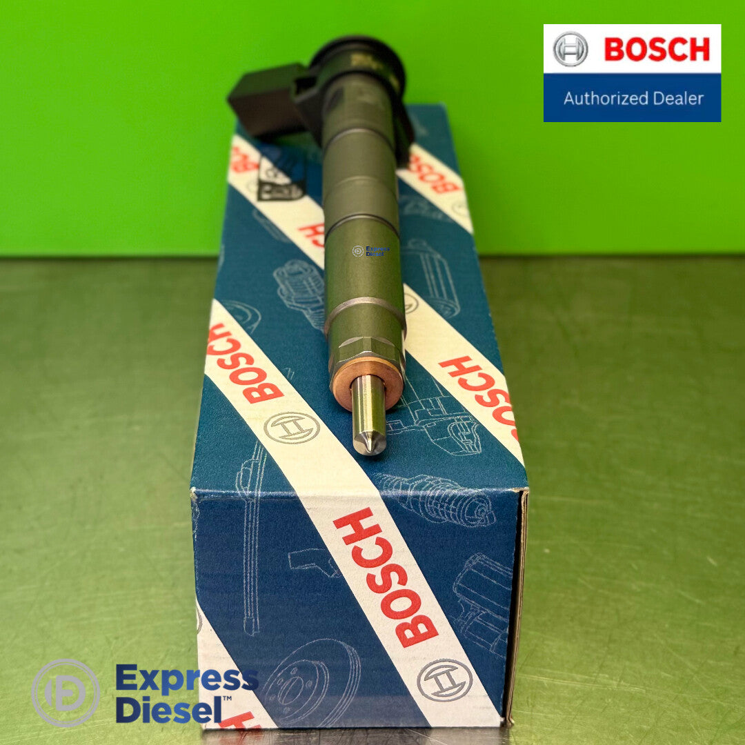 Bosch 0445118035 injector - nozzle tip and sealing shoulder close-up