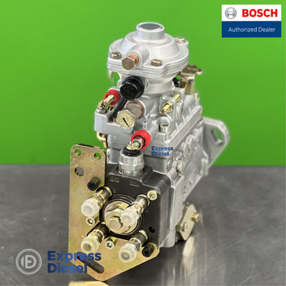 Bosch 0460424055 VE injection pump - top view of governor cover and throttle linkage